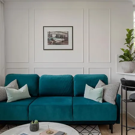 Stylowy Przy Metrze *